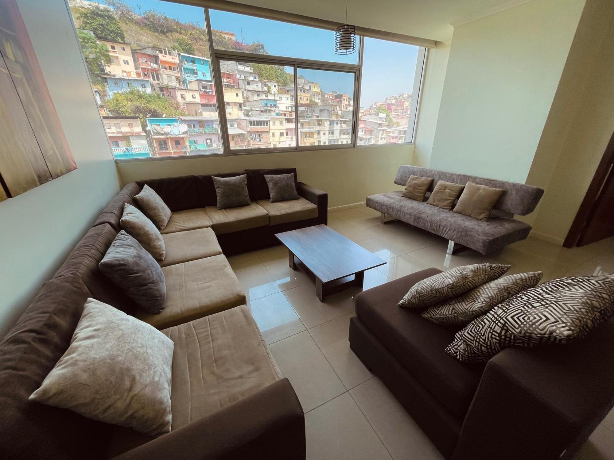 גוויאקיל Suite Frente Al Rio En Puerto Santa Ana Riverfront מראה חיצוני תמונה