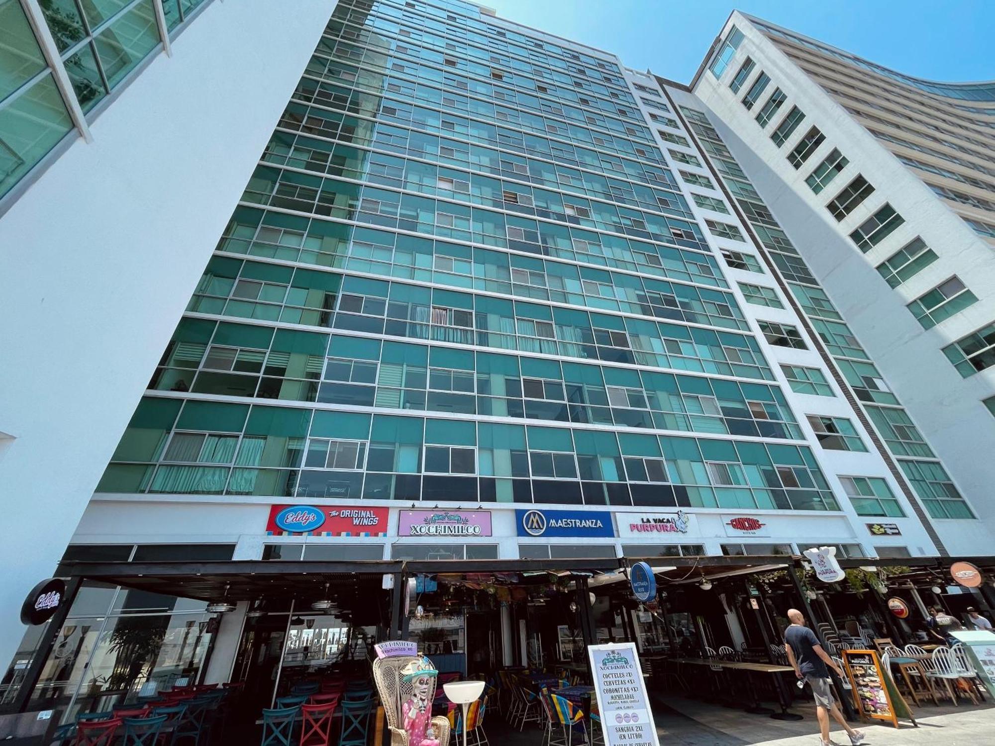 גוויאקיל Suite Frente Al Rio En Puerto Santa Ana Riverfront מראה חיצוני תמונה