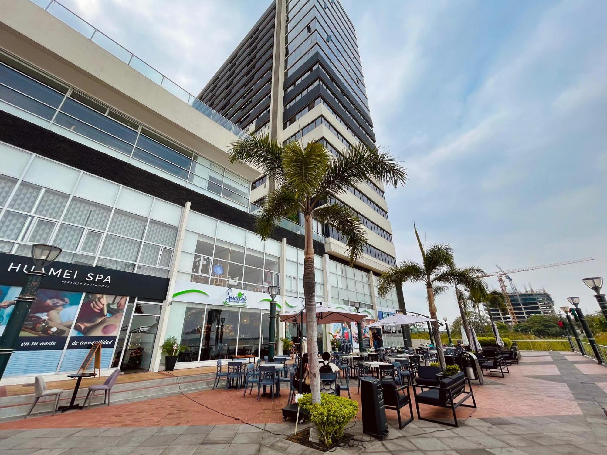 גוויאקיל Suite Frente Al Rio En Puerto Santa Ana Riverfront מראה חיצוני תמונה